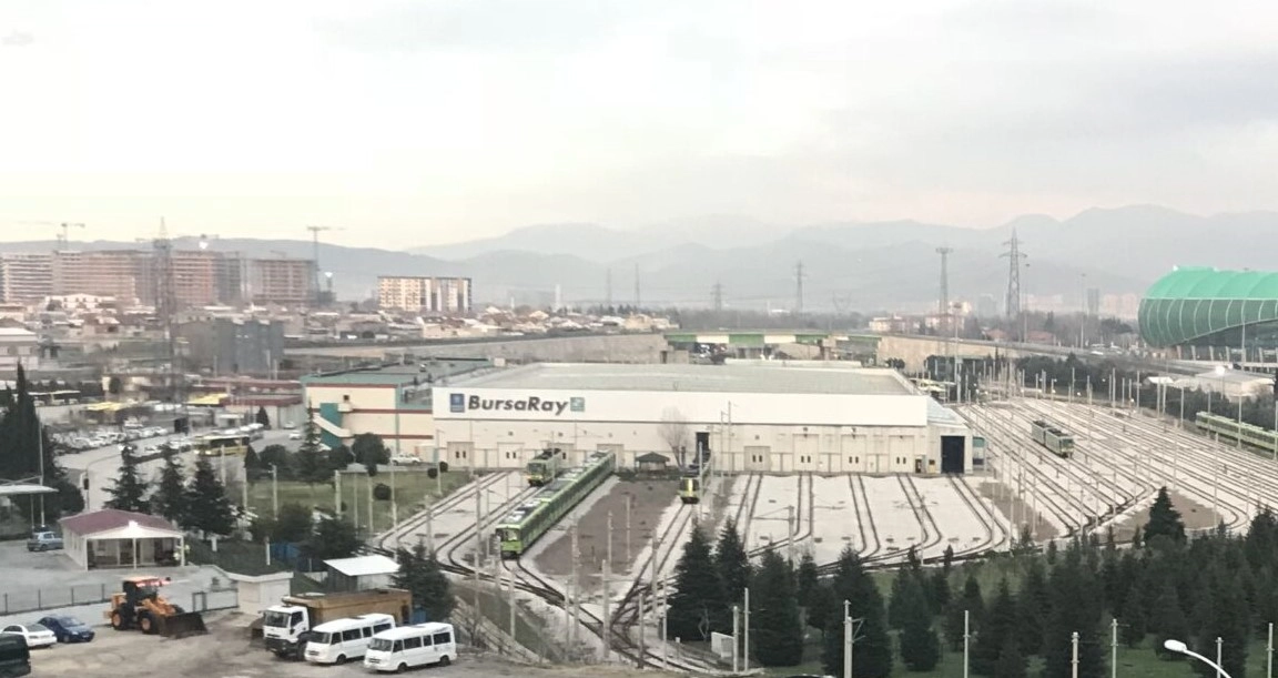 Bursa’da belediye personeline ‘Canlı müzikli’ öğle yemeği!